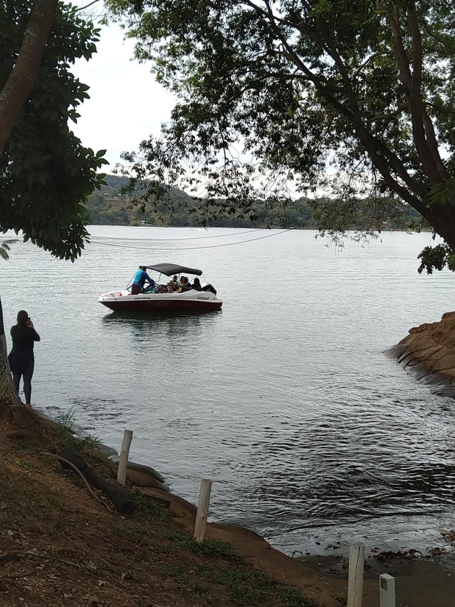 Apartamento Do Lago, Com Churrasqueira Privativa , Cozinha , Internet Banda Larga, Rampa Barco E Jet, Pesqueiro - B101 Caldas Novas Exteriör bild