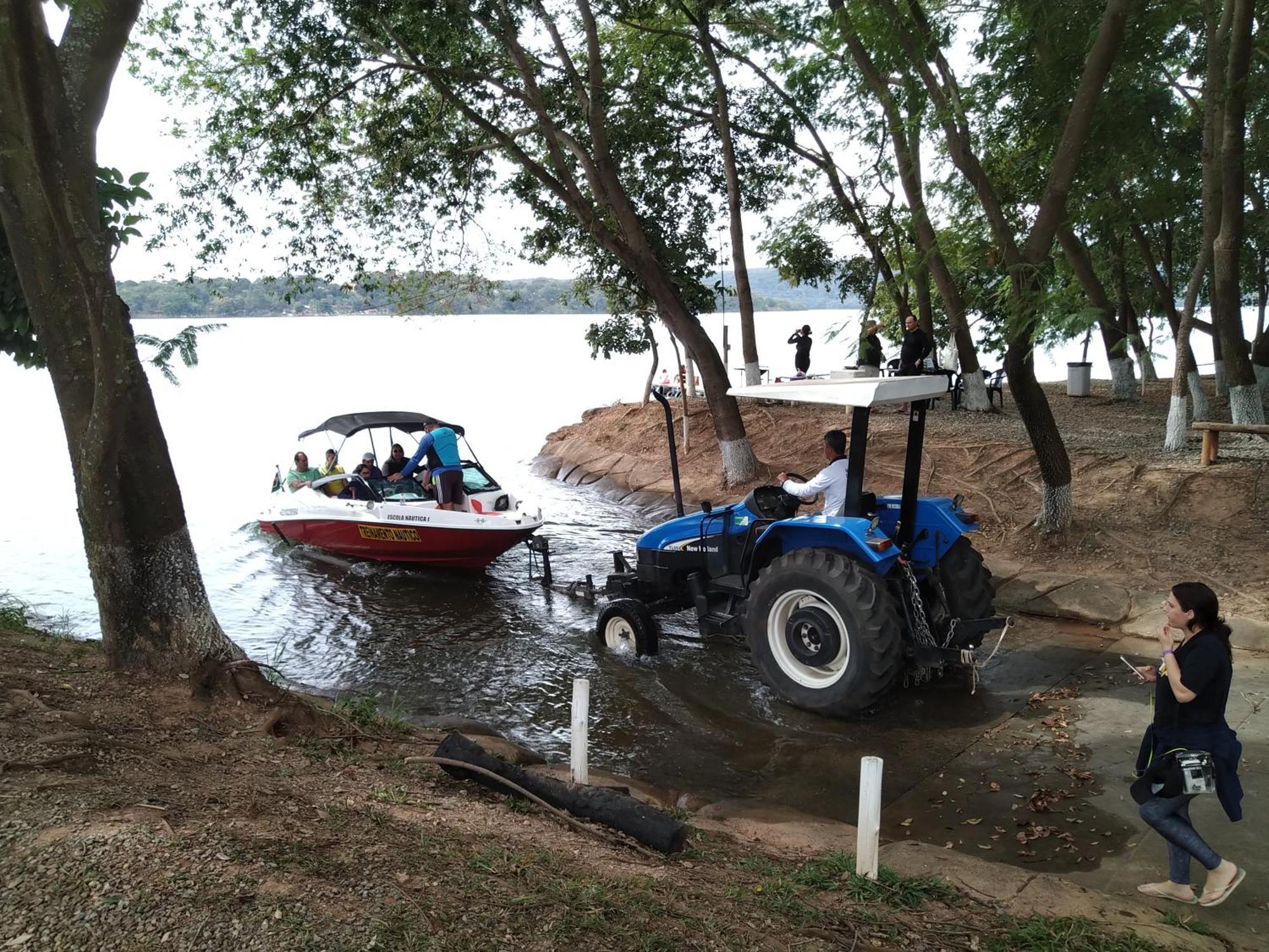 Apartamento Do Lago, Com Churrasqueira Privativa , Cozinha , Internet Banda Larga, Rampa Barco E Jet, Pesqueiro - B101 Caldas Novas Exteriör bild
